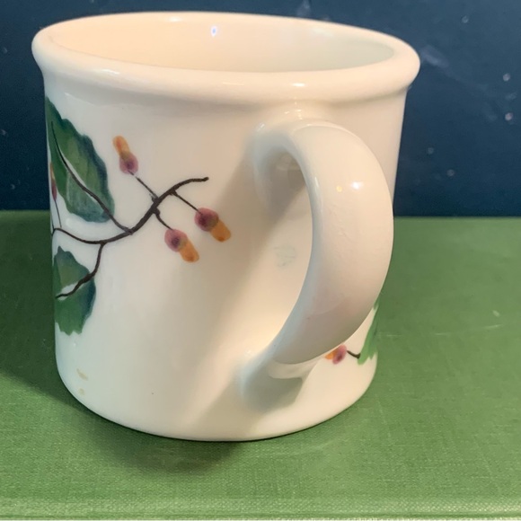 Heartstone Stoneware Hand Painted Mug Mistletoe Pattern Traditional Size Coffee - Picture 6 of 10
